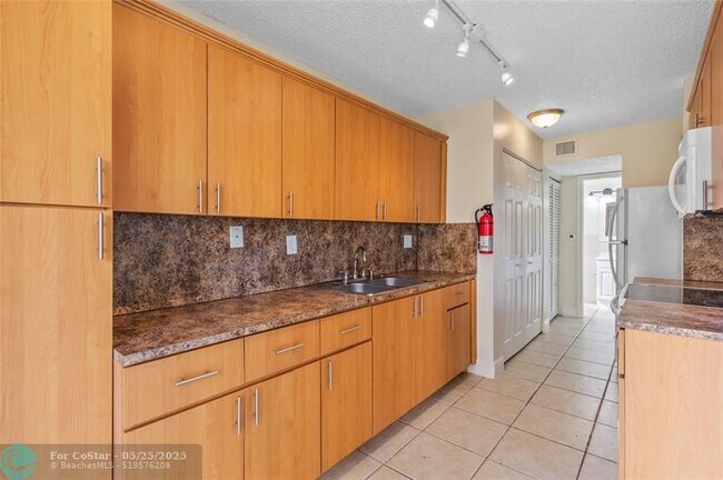 Primary Photo - 3550 Blue Lake Dr