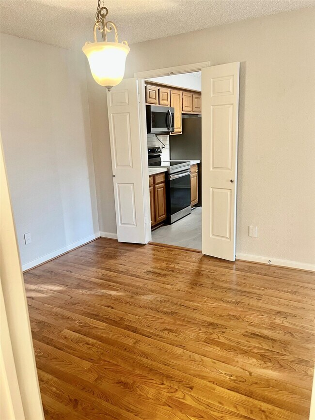 Building Photo - 1311 Antoine Dr