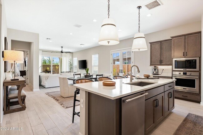 Building Photo - 21425 N 59th St