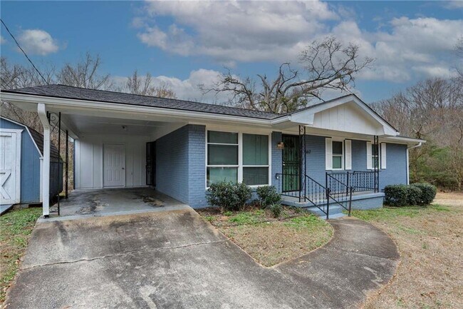 Building Photo - 667 Tara Cir SE