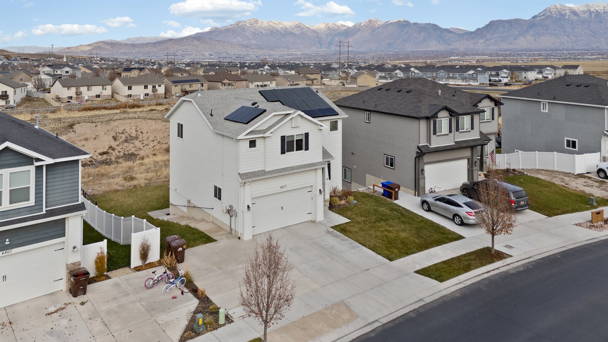 Building Photo - 4883 E Silver Ridge Rd