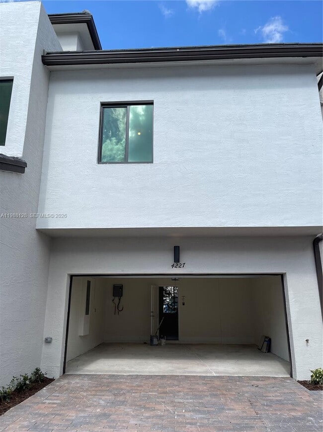 Building Photo - 4227 NW 83rd Ave