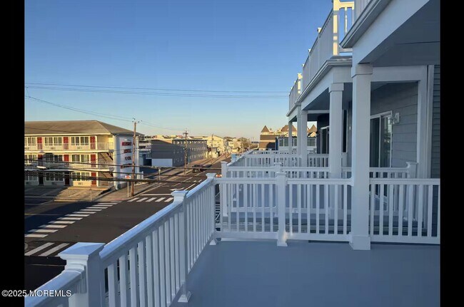 Building Photo - 205 Carteret Ave
