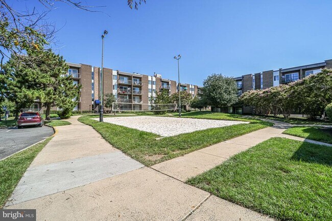 Building Photo - 4 S Van Dorn St