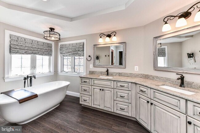 Building Photo - 2875 Star Opal Dr