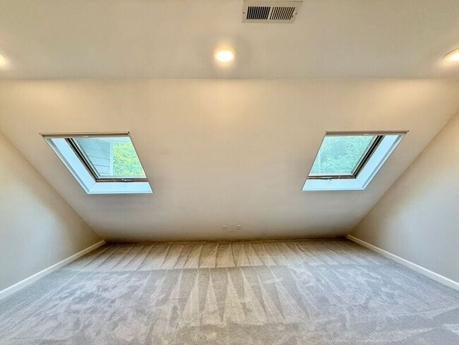 Building Photo - 9412 Springdale Dr