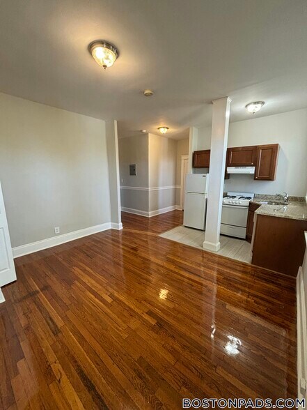 Building Photo - 1193 Commonwealth Ave