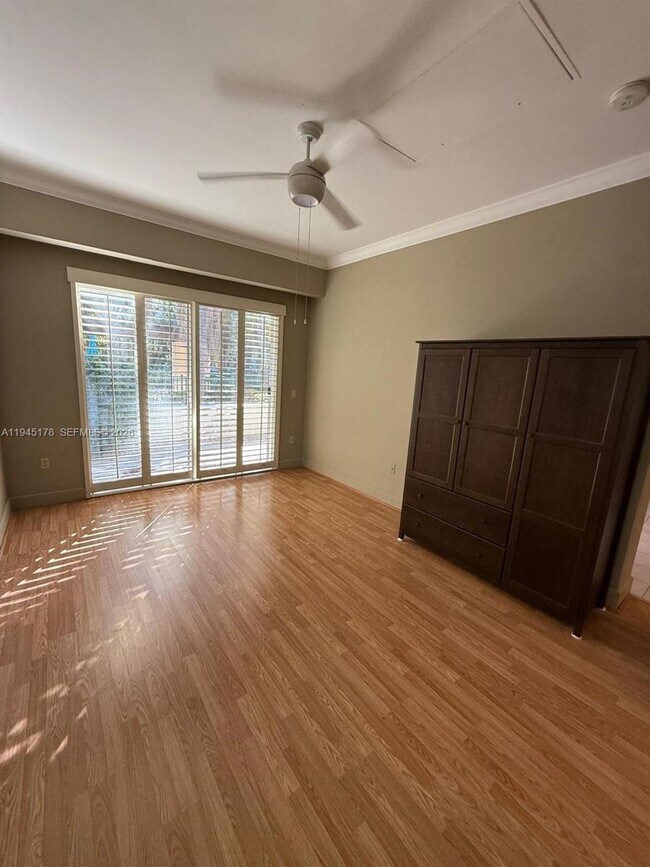 Building Photo - 6598 W Sample Rd