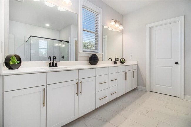 Building Photo - 603 Skye Ct