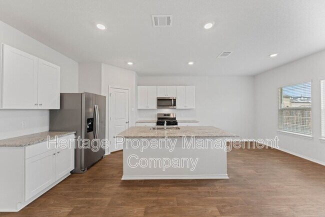 Building Photo - 6212 Sunhigh Dr