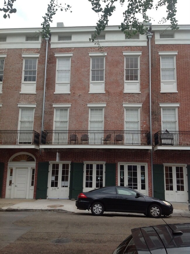 Building Photo - 800 St Charles Ave