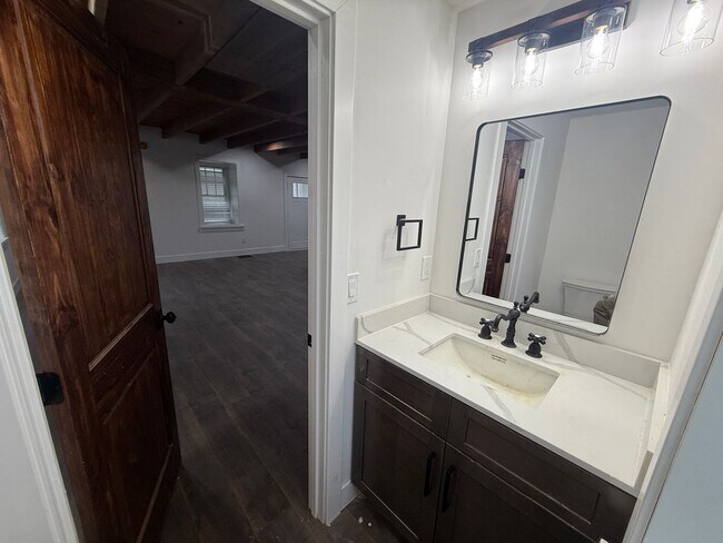 Building Photo - Amazing Brand New Renovated Farmhouse. Don't Miss.