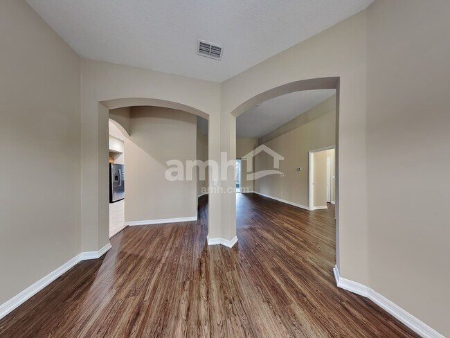 Building Photo - 2042 Ancient Oak Dr