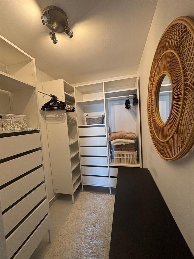 Building Photo - 2350 NE 135th St