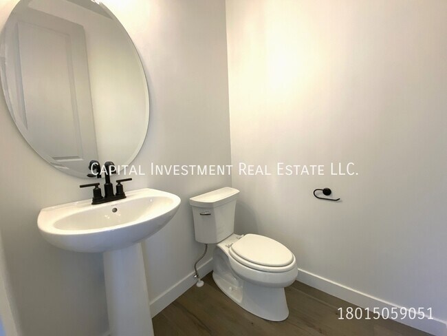 Building Photo - 11541 Engelmann Dr