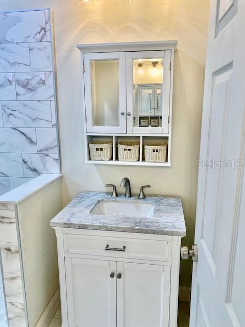 Building Photo - 509 Pine Ln