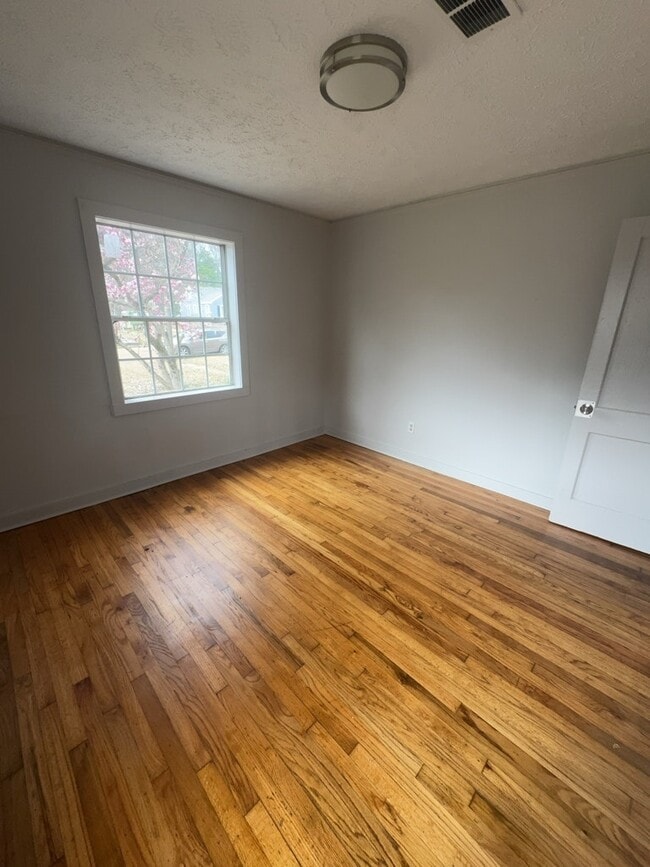 Building Photo - 4426 Desoto St