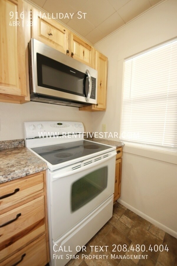 Building Photo - 916 E Halliday St