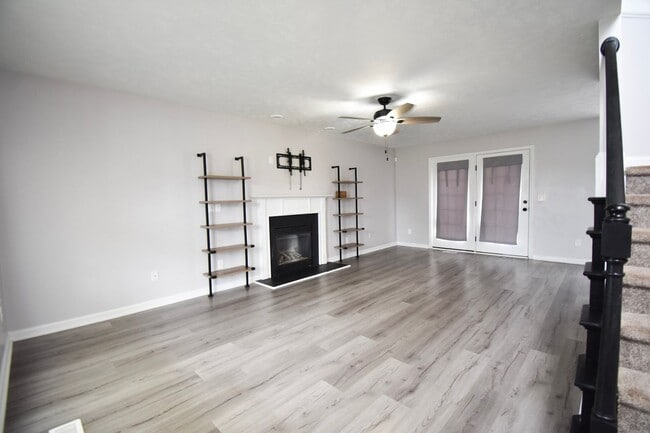 Building Photo - 135 Lenoir Dr
