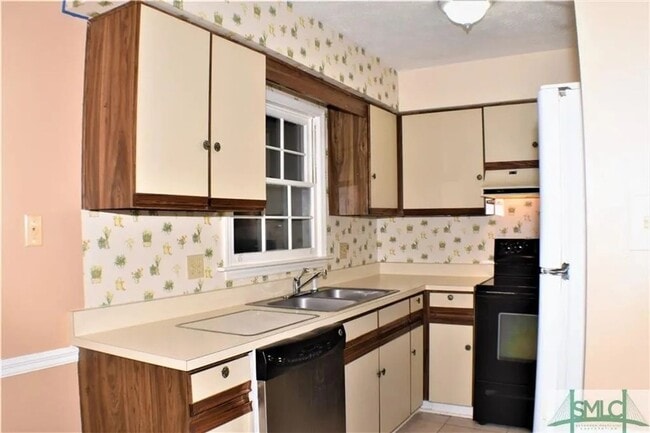 Building Photo - Entire Home | 2 Bedroom 1 Bathroom | For Rent | Great Neighborhood