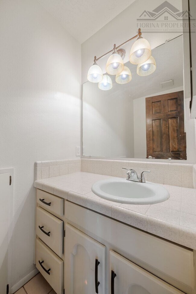 Building Photo - 3161 Plaza Blanca