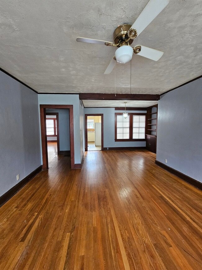 Building Photo - 545 E Park Ave