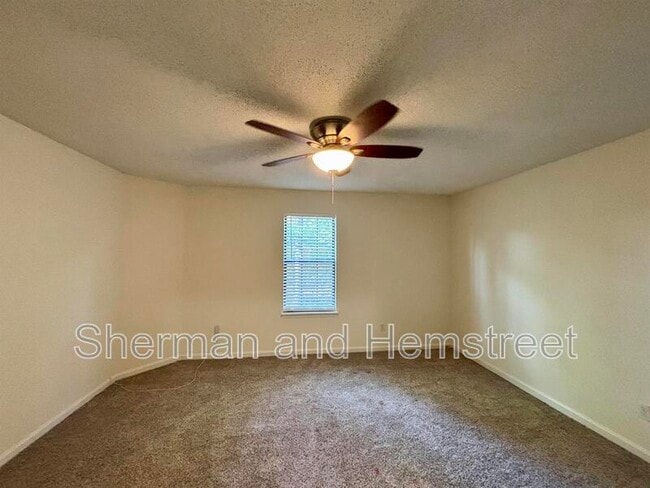 Building Photo - 210 Foxdale Dr