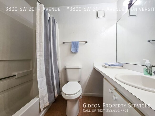 Building Photo - 3800 SW 20th Ave