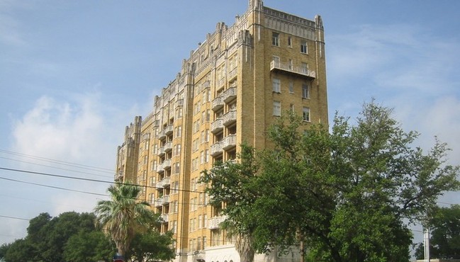 Building Photo - Aurora Apartments