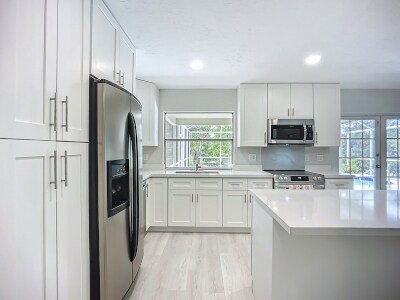 Building Photo - 5542 32nd Ave SW