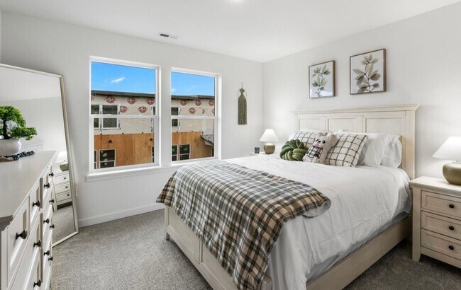 Building Photo - Free Until January 1 Rent