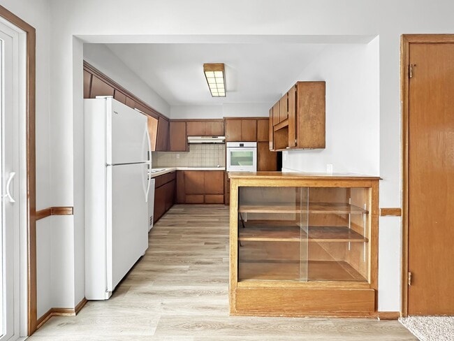 Building Photo - 276 Dawn Ave