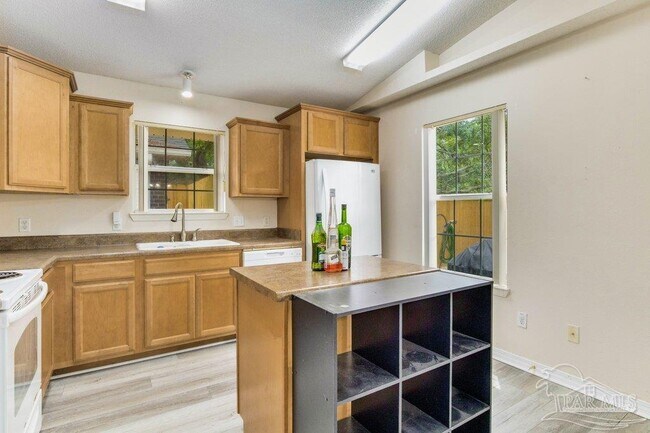 Building Photo - 8004 Cayenne Way