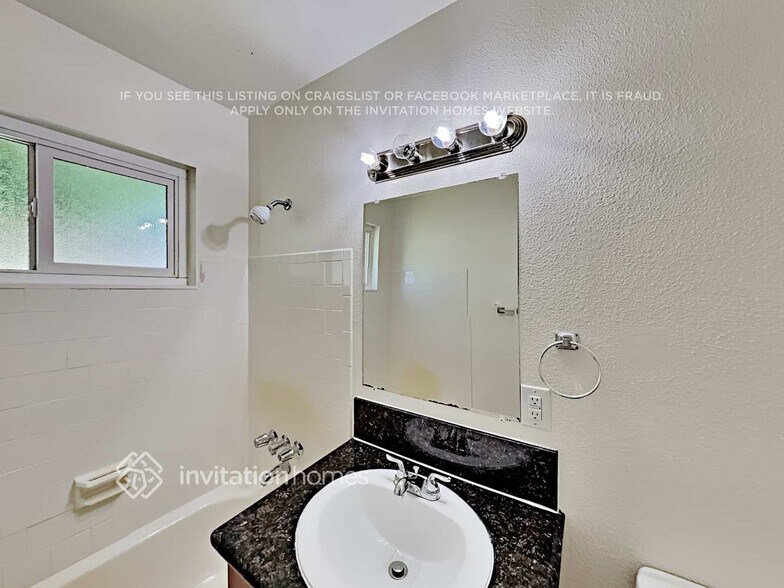 Building Photo - 2501 Cordova Ln