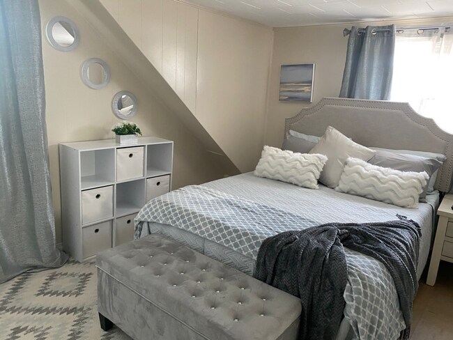 Building Photo - 36 Meshaka St