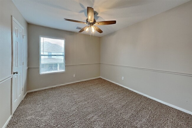 Building Photo - 15323 Fir Woods Ln