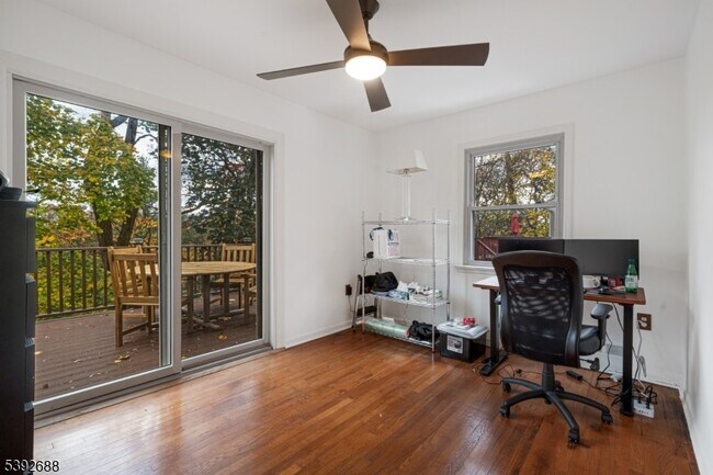 Building Photo - 76 Mt Kemble Ave