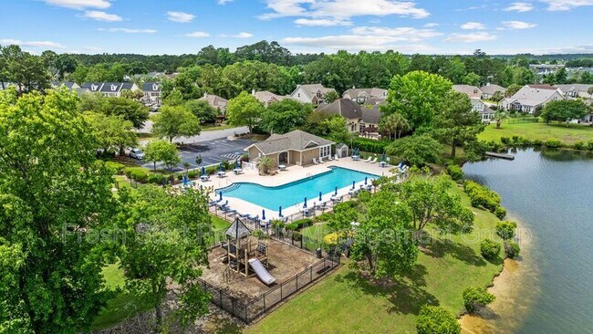 Building Photo - 414 Carriage Lake Dr