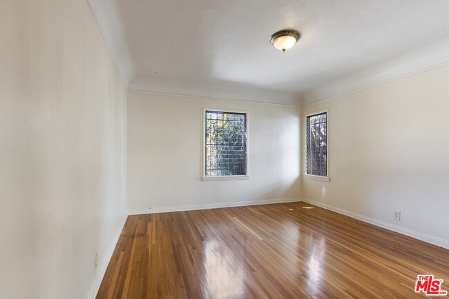 Building Photo - 1137 Meadowbrook Ave