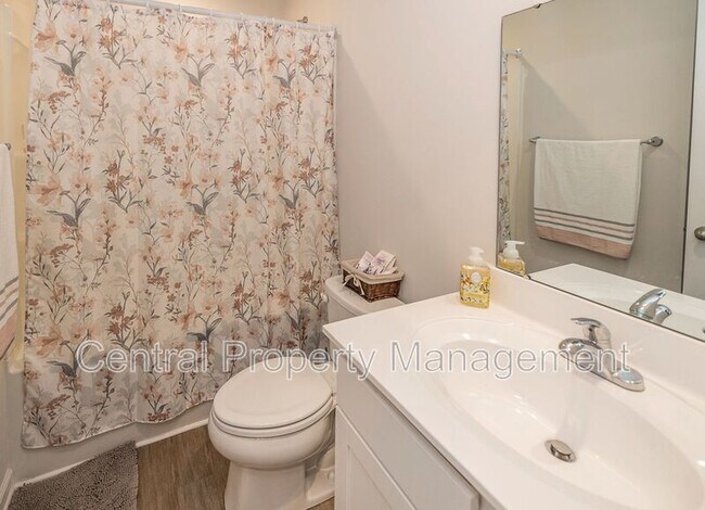 Building Photo - 225 Coldwater Creek Ct