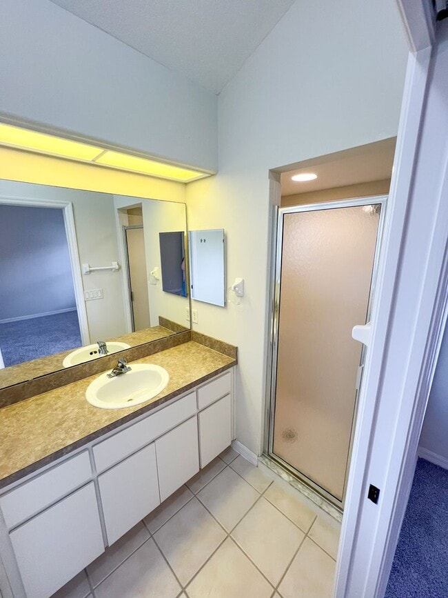 Building Photo - Lovely 2 Bedroom 2 Bathroom home in 55+ Ro...