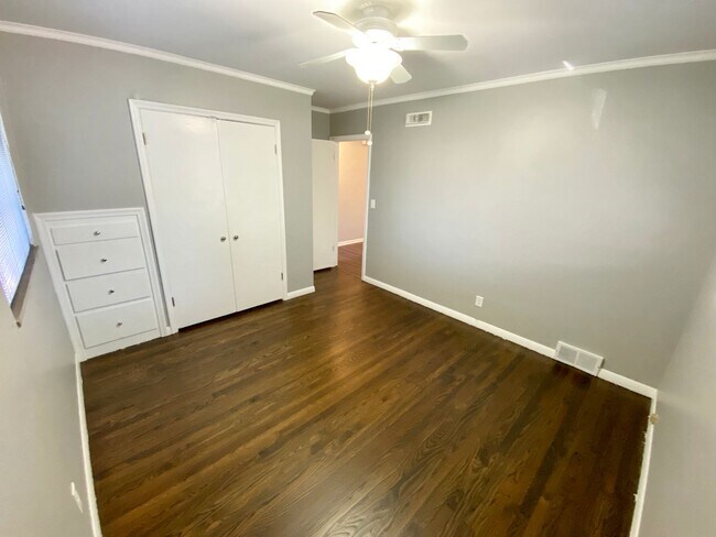 Building Photo - Remodeled Westgate Home with Attached Prof...