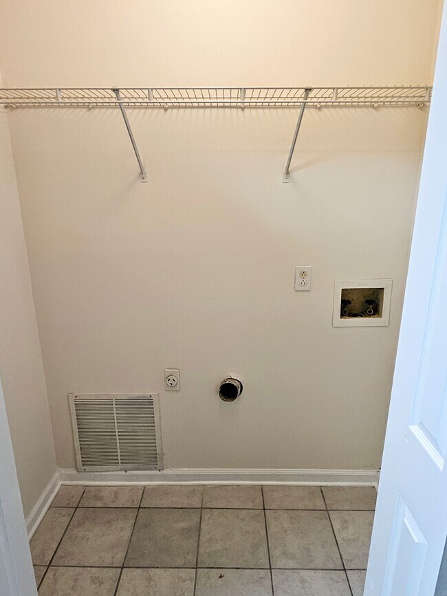Building Photo - 1151 Hunter Trail