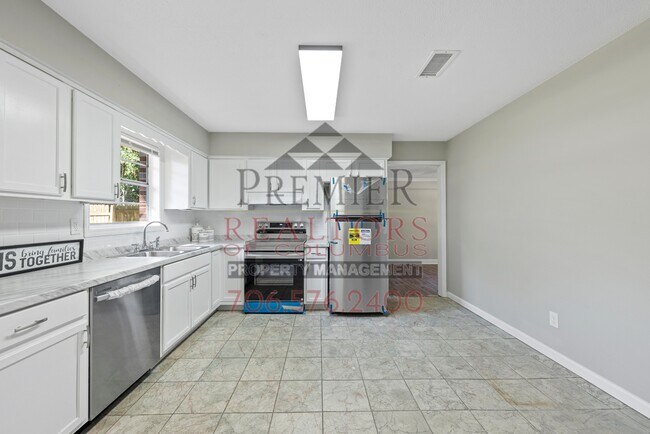 Building Photo - 6344 Newick Dr
