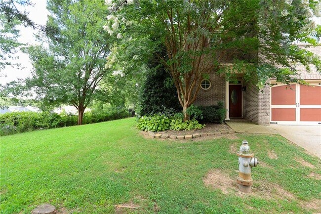 Building Photo - 7116 Blairs View Dr