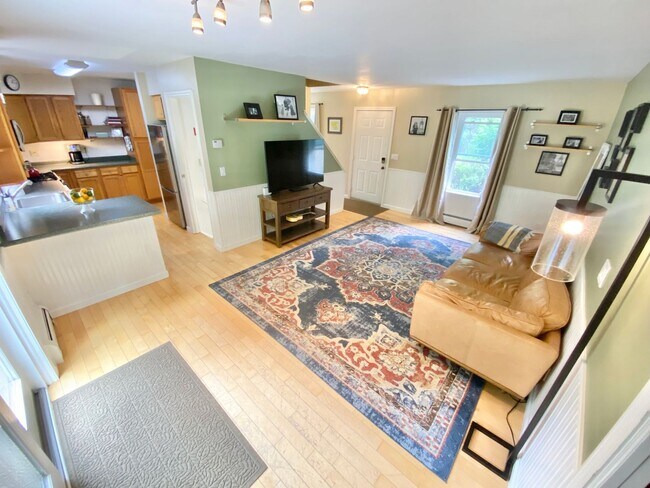 Primary Photo - 3 Bedroom Home Colchester Available 8/15th!