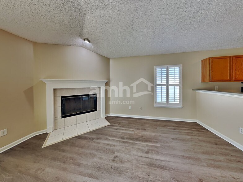 Building Photo - 509 Chancellor Dr W