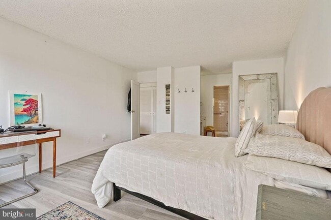 Building Photo - 5300 Columbia Pike