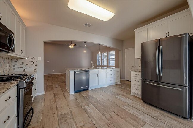 Building Photo - 8306 Hampton Bay Drive