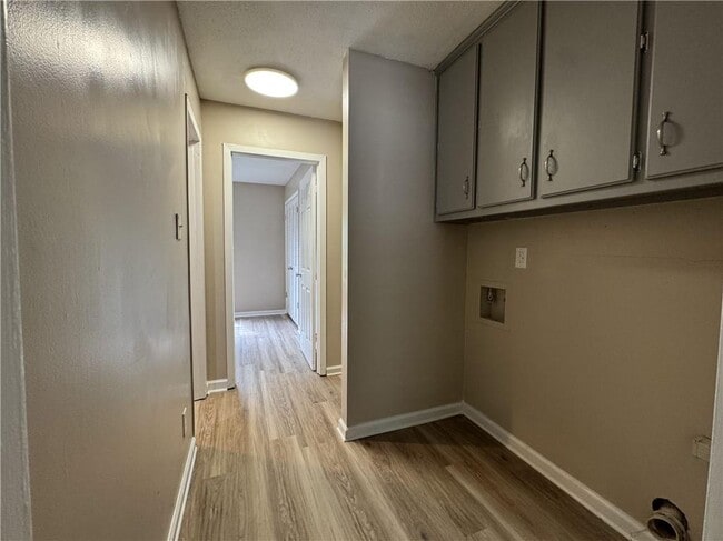 Building Photo - 1005 Navco Rd